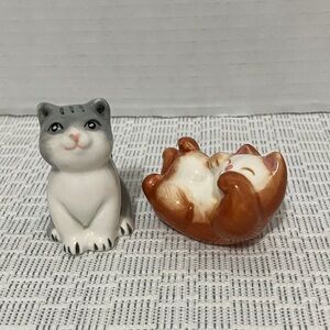 Ceramic Cat Figurine Set salt and pepper shakers